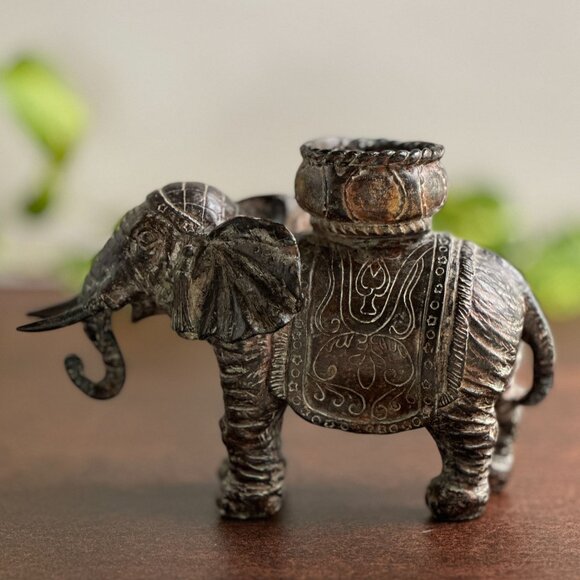 Resin Elephant Tealight Holder - Picture 4 of 6